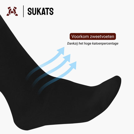 Qualifeet Sukats black seamless cotton socks for men and women designed to prevent sweaty feet with breathable fabric